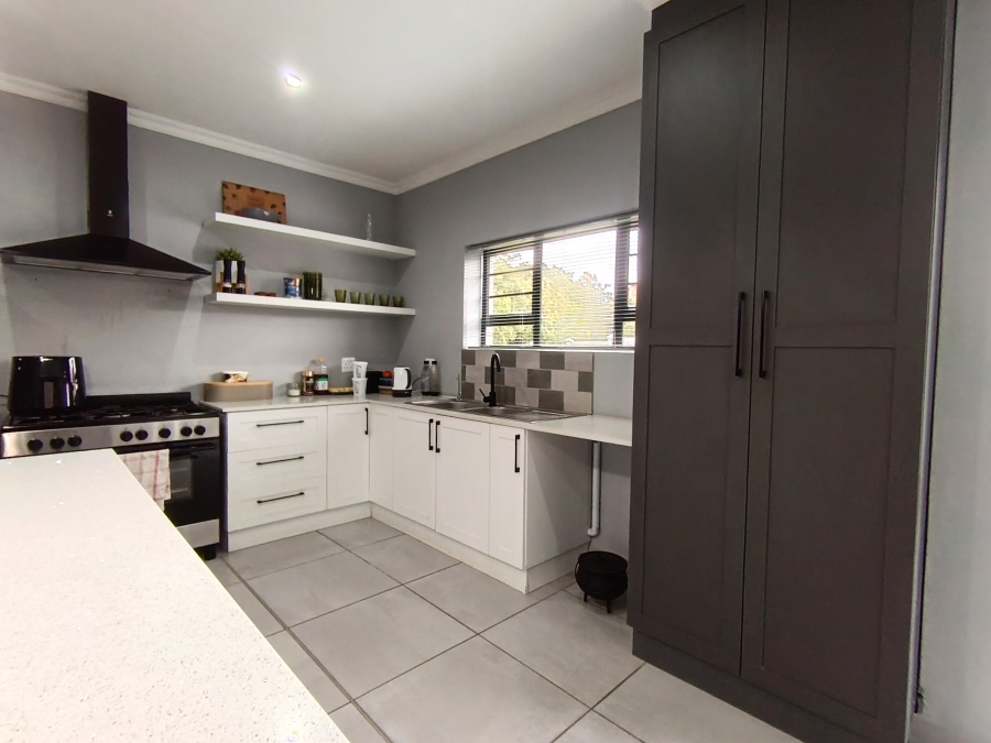 4 Bedroom Property for Sale in Wavecrest Eastern Cape